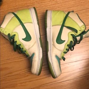 Glow in the dark dunk from 2006.